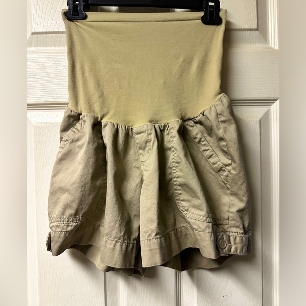 Oh Baby Maternity khaki cargo shorts by motherhood size medium